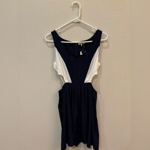 FLAWED BB DAKOTA size 4 dress